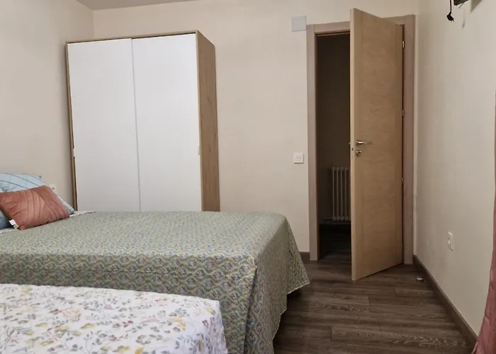 Piso Completo Centrico Y En El Casco Antiguo De Apartamento *