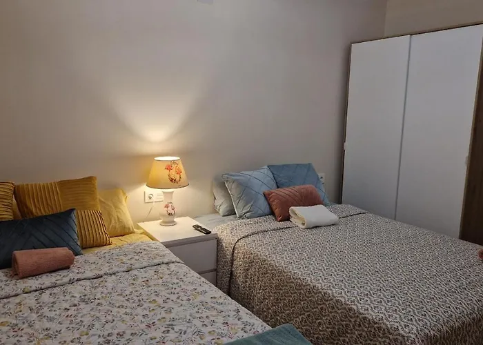 Piso Completo Centrico Y En El Casco Antiguo De Apartamento