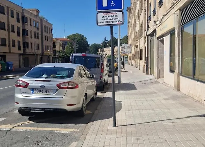 Piso Completo Centrico Y En El Casco Antiguo De Apartamento