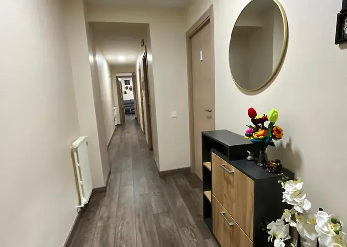 Piso Completo Centrico Y En El Casco Antiguo De Apartamento